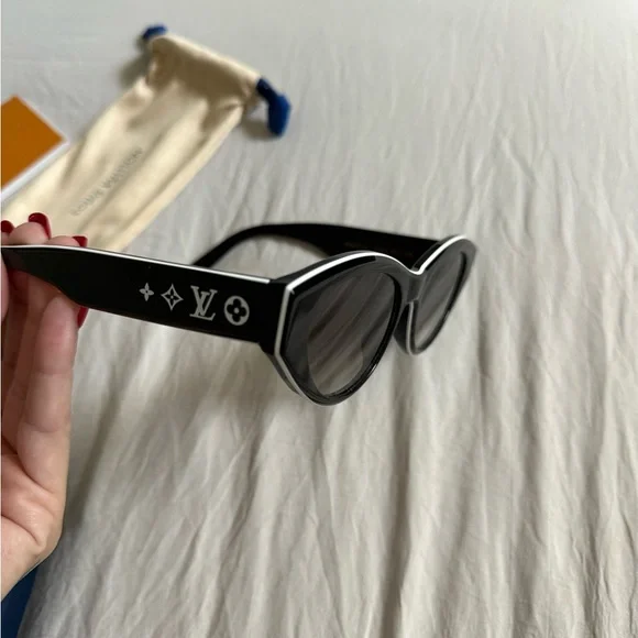 Louis Vuitton Black and White Sunglasses - Picture 4 of 10